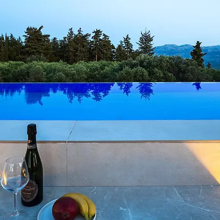 Villa Terra Infinity Views & Golden Sunsets