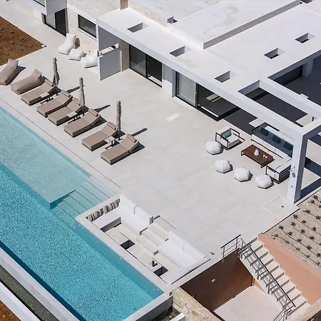 Terra Infinity Views & Golden Sunsets Villa *
